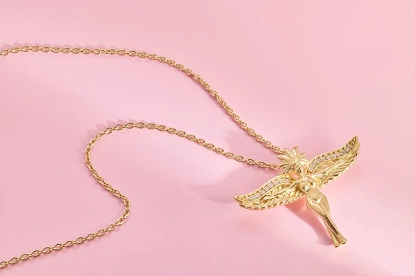 Goddess of Love Halsband Guld - Carolina Gynning - Moderna smycken med en betydelse - Nordic Spectra