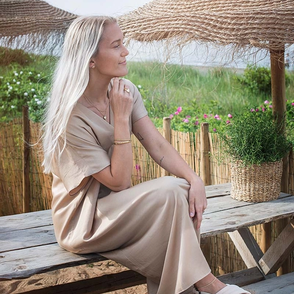 KOS Halsband Stål - Astrid & Agnes - Snabb frakt & paketinslagning - Nordicspectra.se