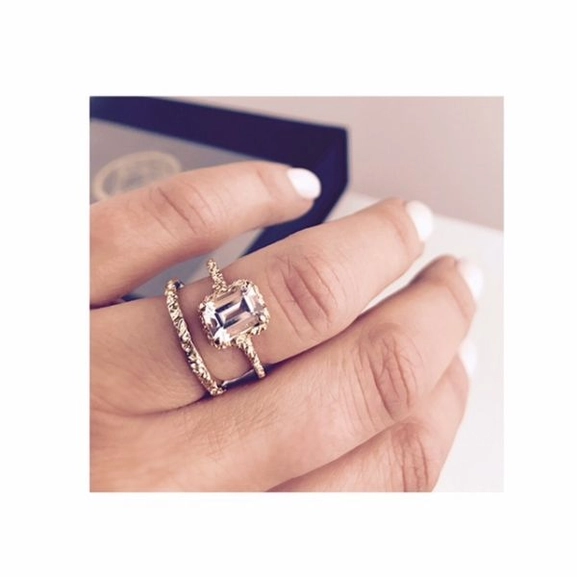 Thin Band Ring Gold - Emma Israelsson - Snabb frakt & paketinslagning - Nordicspectra.se