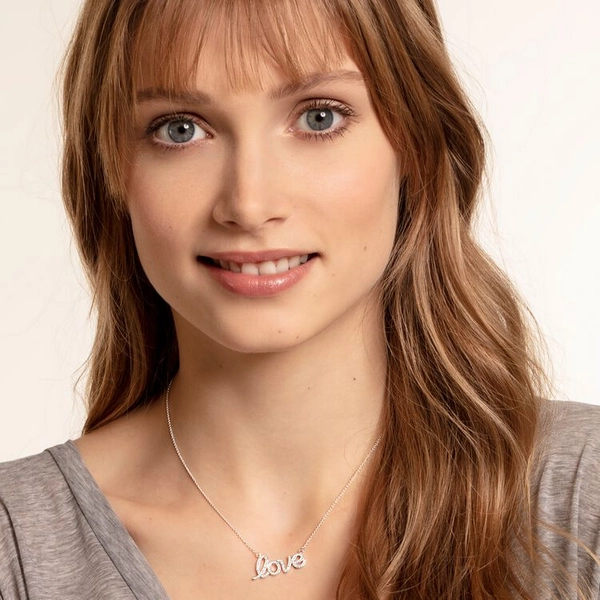 Halsband Glittrande Love - Thomas Sabo halsband - Snabb frakt & paketinslagning - Nordicspectra.se