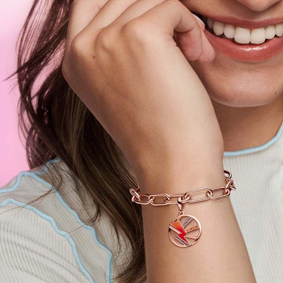 PANDORA ME Light Me Up Medaljong Rosé - PANDORA - Snabb frakt & paketinslagning - Nordicspectra.se