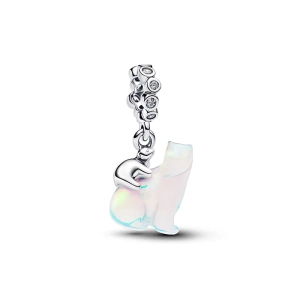 Eisbärmutter & Eisbärjunges Charm von Pandora. Ein Symbol ewiger Liebe und Zusammengehörigkeit. Hergestellt aus Opalharz und Zirkonia. Ein perfektes Geschenk für einen besonderen Menschen.