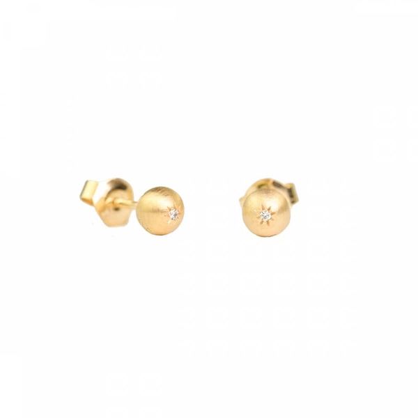 Sparkling Globe Earrings Gold - Emma Israelsson - Suuri valikoima & ilmainen lahjapaketointi - Nordicspectra.fi