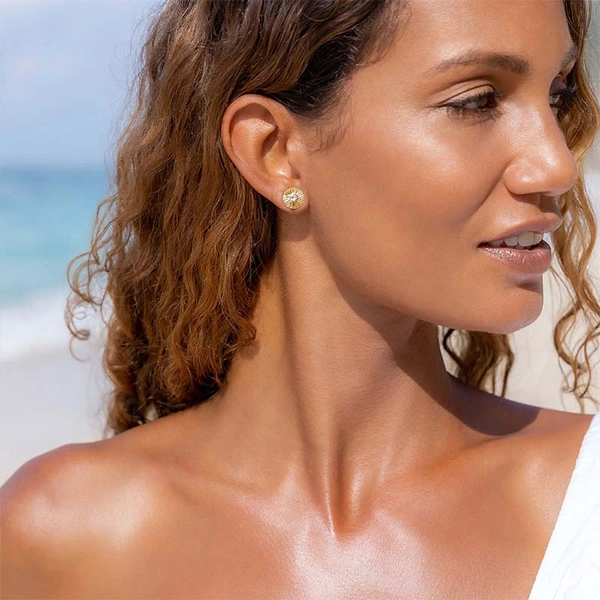 Odessa Stud Earrings Gold Crystal - Caroline Svedbom - Nopea toimitus ja lahjapakkaus - Nordic Spectra