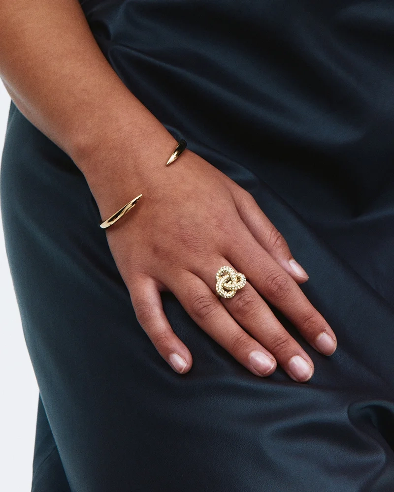 Edblad-Infinity-Knot-Sparkle-Ring-L-Gold-CU-130657
