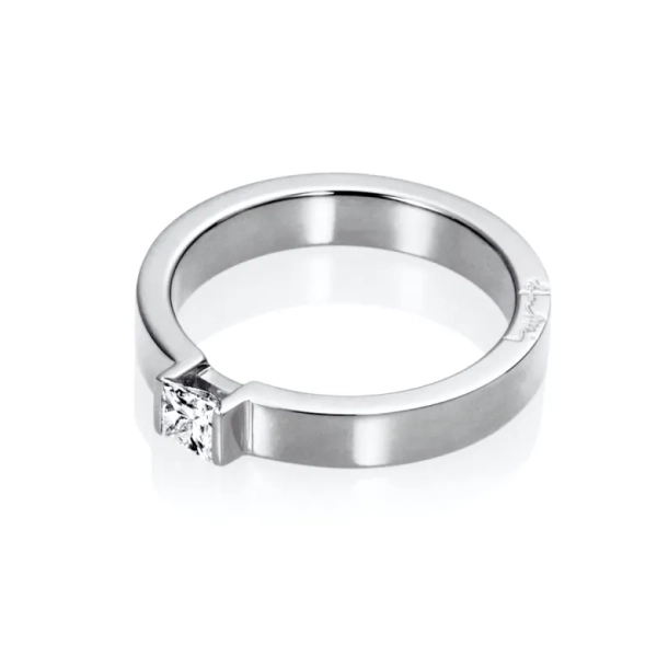 Sweet & Strong Ring White Gold - Efva Attling - Vigsel- & Förlovningsringar - Nordic Spectra