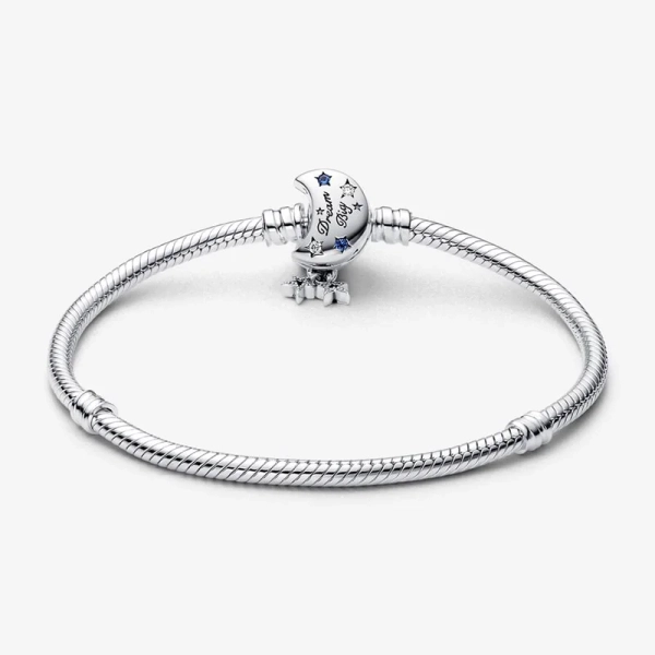 Pandora Moments Ormkedjearmband med Glittrande Månformat Lås - PANDORA - Snabb leverans & paketinslagning - Nordic Spectra