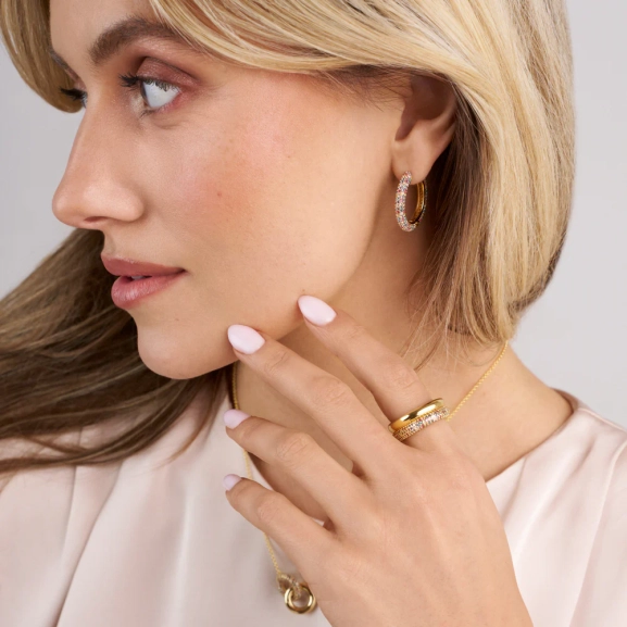 elegantes 18 Karat vergoldetes Silber mit funkelnden Zirkonia