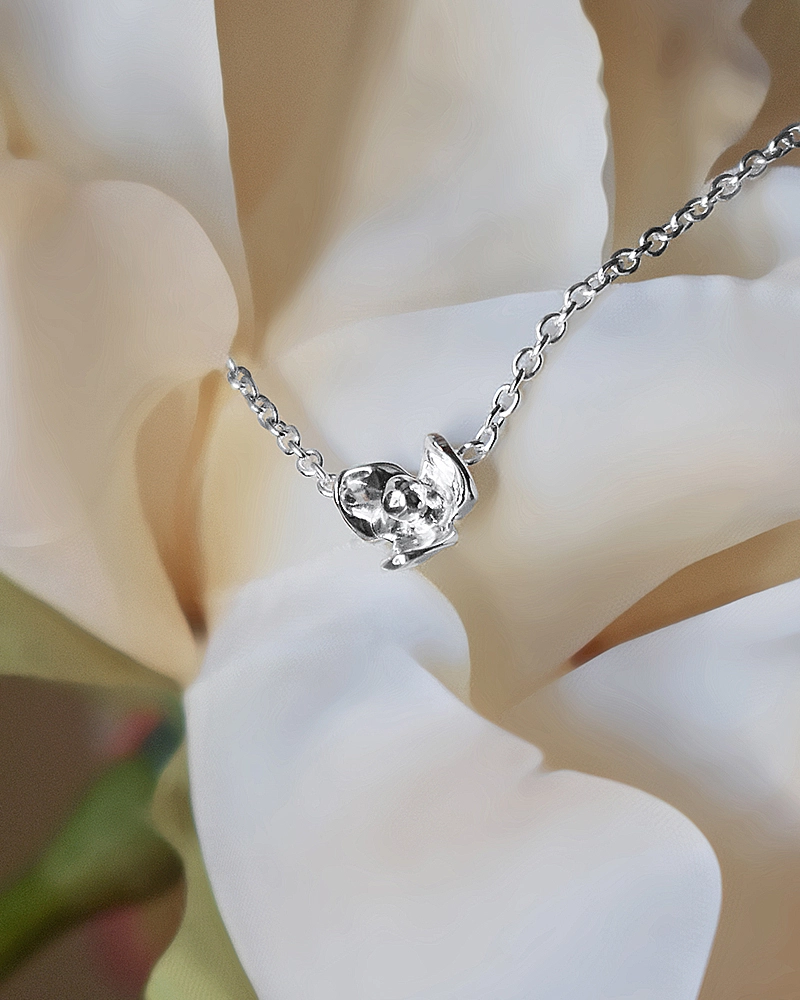 Lotus Necklace - Drakenberg Sjölin Halsband - Snabb frakt & paketinslagning - Nordicspectra.se