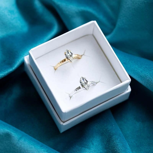 Petite Navette Ring Rhodium Crystal - Caroline Svedbom - Snabb frakt & paketinslagning - Nordicspectra.se