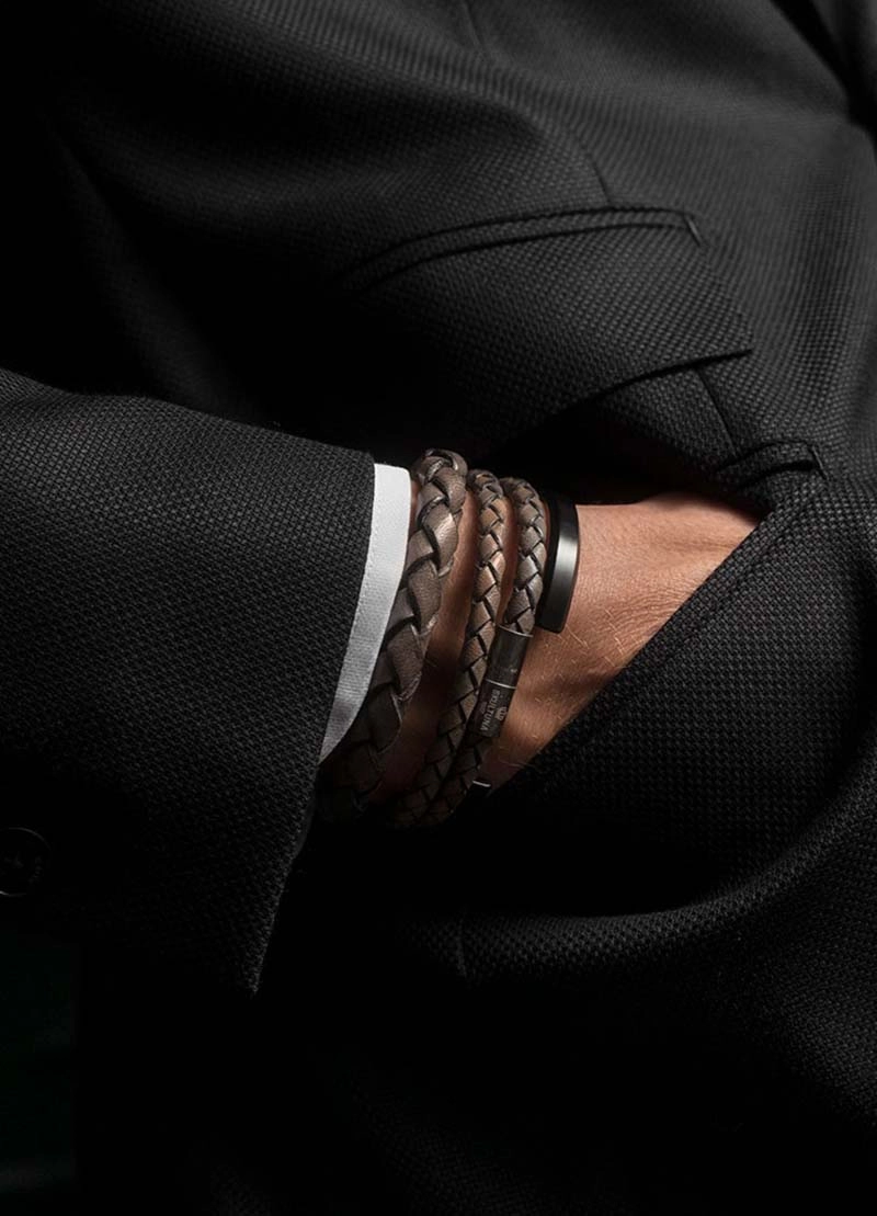 Icon Cuff - Titanium Black - Skultuna - Snabb frakt & paketinslagning - Nordicspectra.se