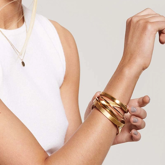Icon Cuff - Matte Gold - Skultuna - Snabb frakt & paketinslagning - Nordicspectra.se