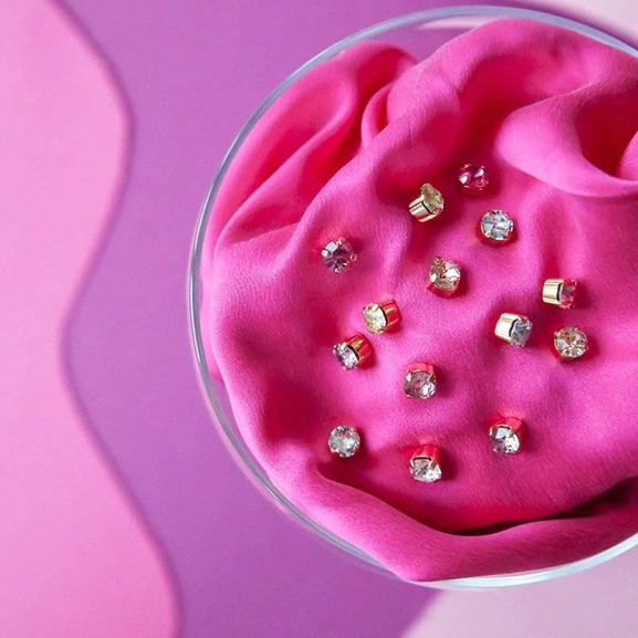 Mini Stud Earrings Gold Vintage Rose - Caroline Svedbom - Snabb frakt & paketinslagning - Nordicspectra.se