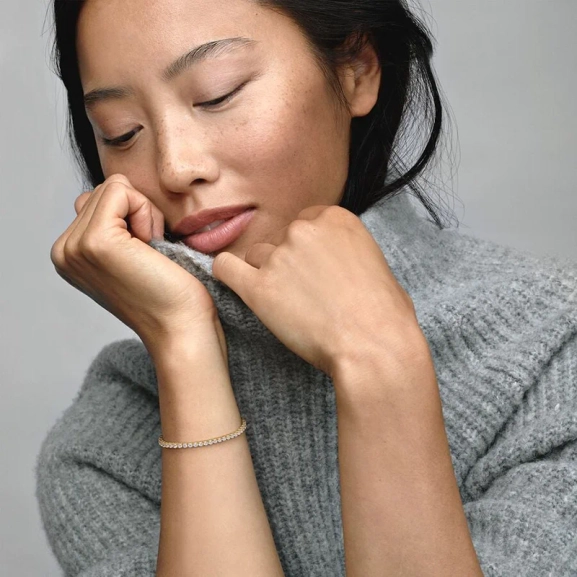 Gnistrande Tennisarmband Guld - PANDORA - Snabb leverans & paketinslagning - Nordic Spectra