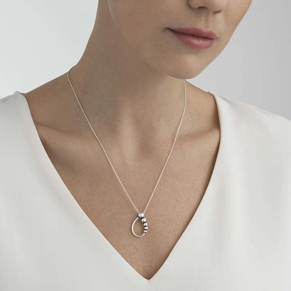 Moonlight Grapes Halsband Oval - Georg Jensen halsband - Snabb frakt & paketinslagning - Nordicspectra.se