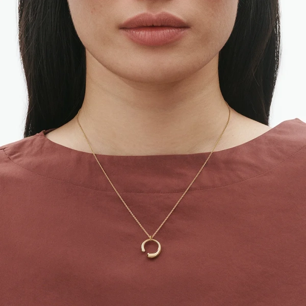 SS25_ECOM_ON-MODEL_MERCY_SMALL_PENDANT_20000686_Close-ups