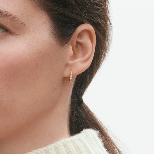 GJ_SS25_ECOM_SHOOT_SIGNATURE_DIAMONDS_EARRING_20001304_Close-up