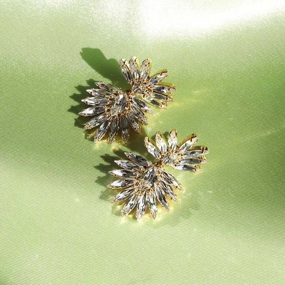 Mini Cina Earrings Gold Crystal - Caroline Svedbom - Snabb frakt & paketinslagning - Nordicspectra.se