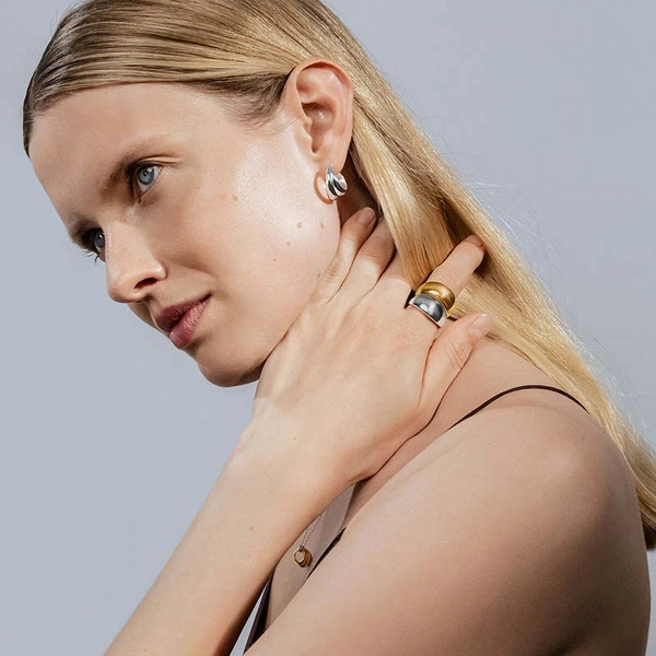 Curve Korvakorut - Georg Jensen - Suuri valikoima & ilmainen lahjapaketointi - Nordicspectra.fi