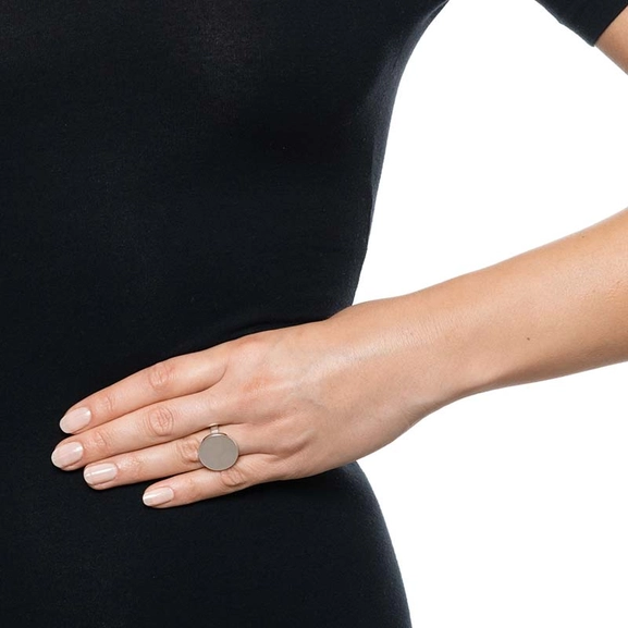Disc Ring - Efva Attling - Suuri valikoima & ilmainen lahjapaketointi - Nordicspectra.fi