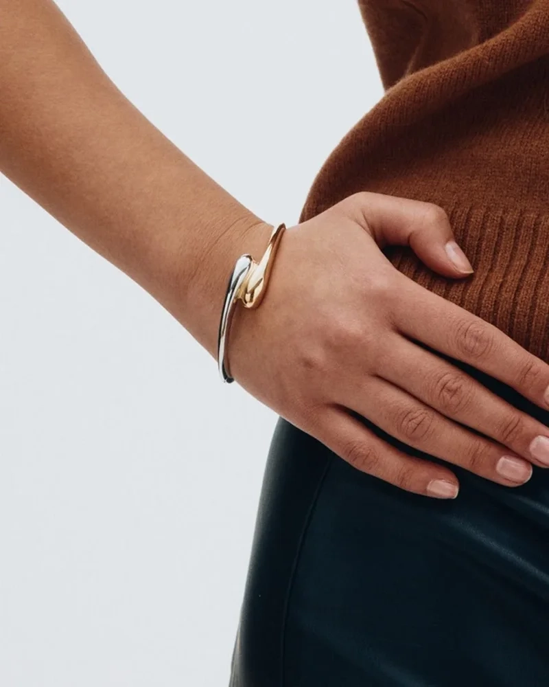 i elegant design med blandade metaller