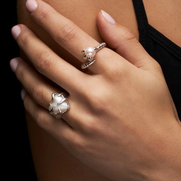 1289_f8d6359df5-claw-pearl-ring-gps-model