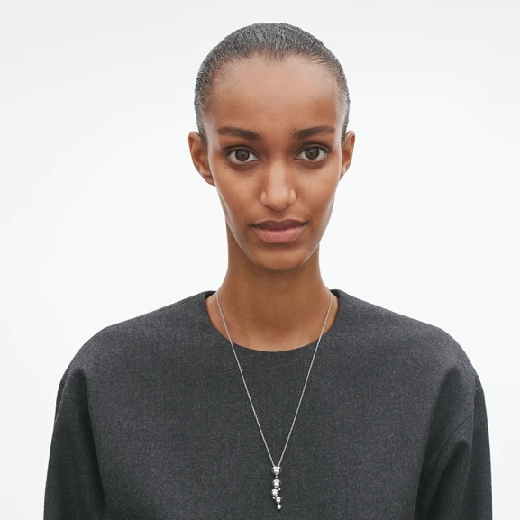 AW25_ECOM_ON-MODEL_GRAPE_PENDANT_20000662