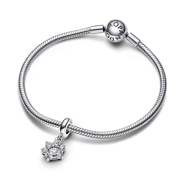 Sparkling Pet Paw Print Hängberlock - PANDORA - Snabb frakt & paketinslagning - Nordicspectra.se