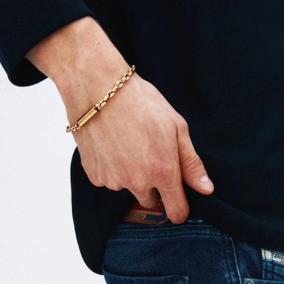 hamrad kaffebönskedja i två storlekar och elegant skruvfäste.