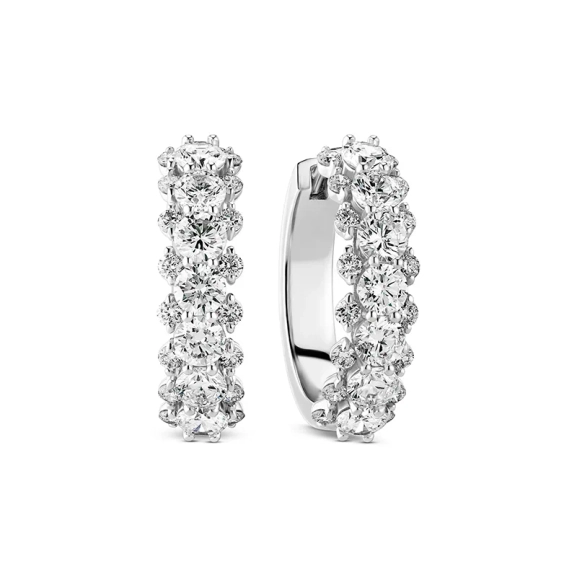 Fior Earrings 14K Vitguld: Eleganta creoler i vitguld med syntetiska diamanter