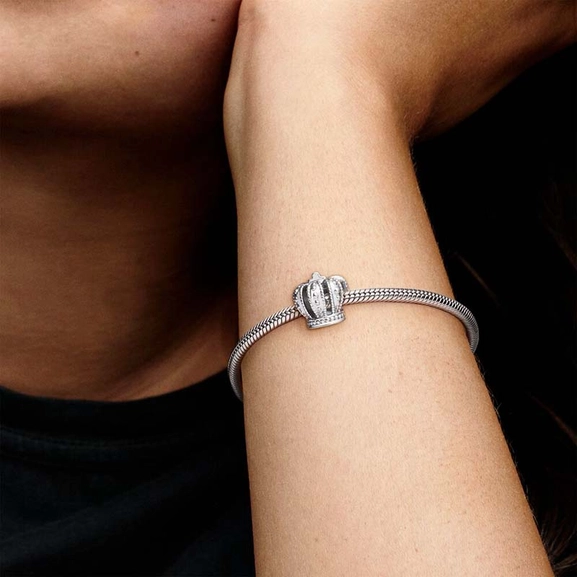 Kungakrona Berlock - PANDORA - Snabb frakt & paketinslagning - Nordicspectra.se