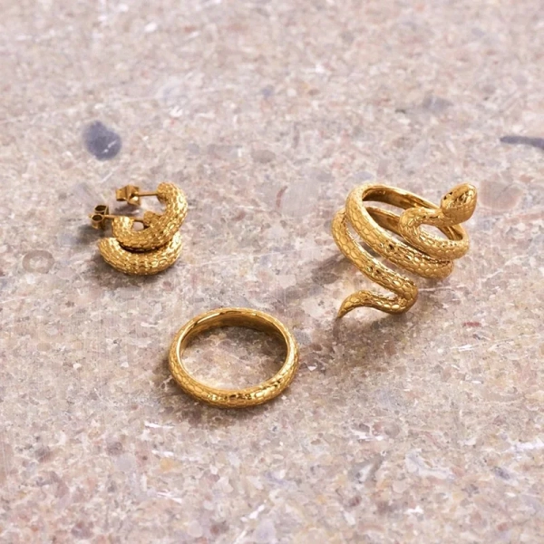 Snake Ring L Gold - Edblad - Snabb frakt & paketinslagning - Nordic Spectra