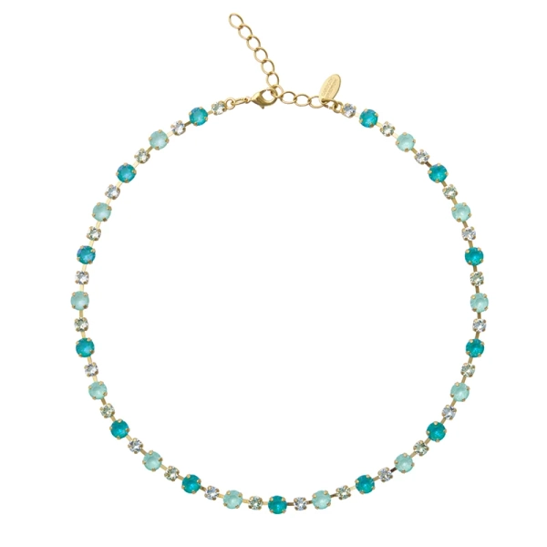 Calanthe Necklace Gold Laguna Combo i guldpläterad mässing med justerbar längd och glittrande kristaller från Caroline Svedbom.