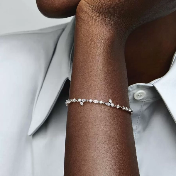 Glittrande Naturinspirerat Armband - PANDORA - Snabb frakt & paketinslagning - Nordic Spectra