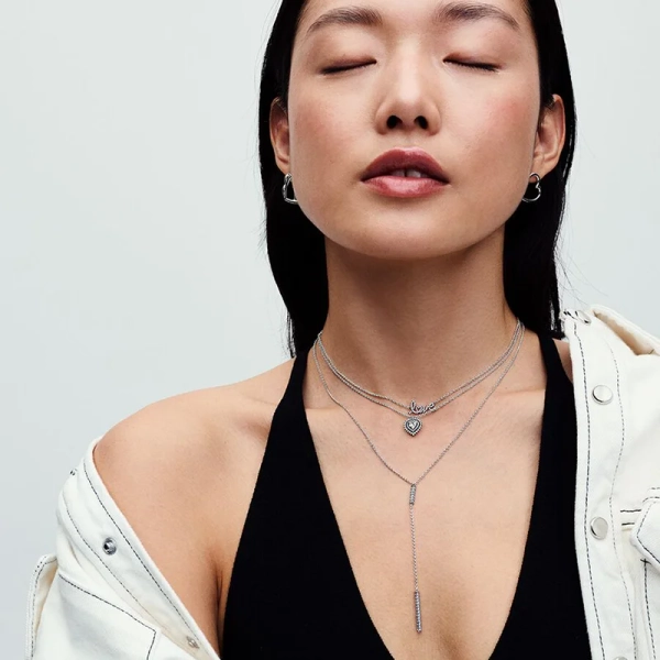 SS24_A_PDP_Model_Styled_21_1x1_RGB