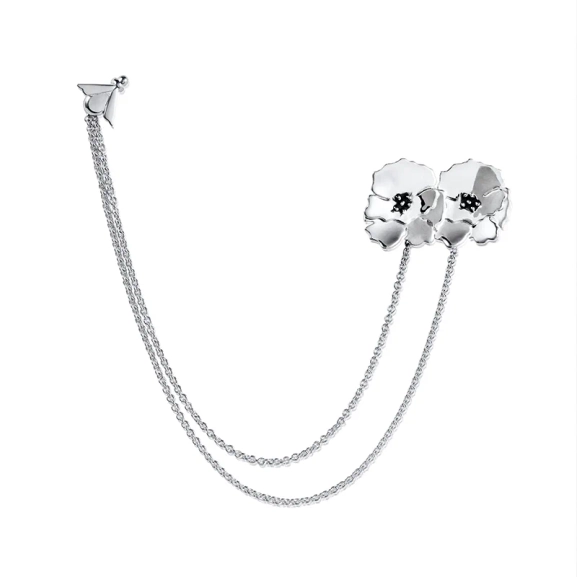 Anemone Brooch i glänsande silver med två anemoner och en bi-dekoration