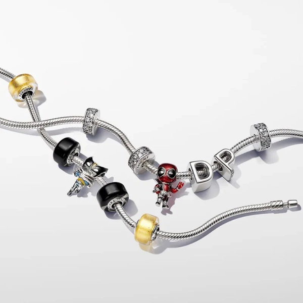 Q224_D_PDP_Product_Styled_40_1x1_RGB