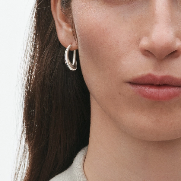 GJ_SS25_ECOM_SHOOT_OFFSPRING_EARRING_20001003_Close-up