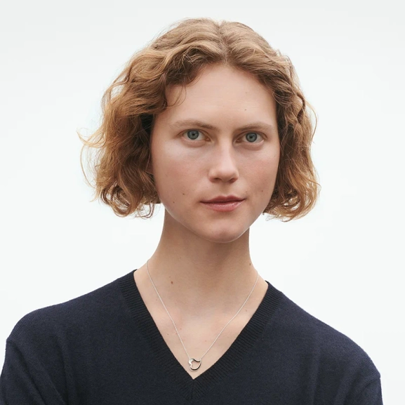 AW25_ECOM_ON-MODEL_HEART_PENDANT_20001069