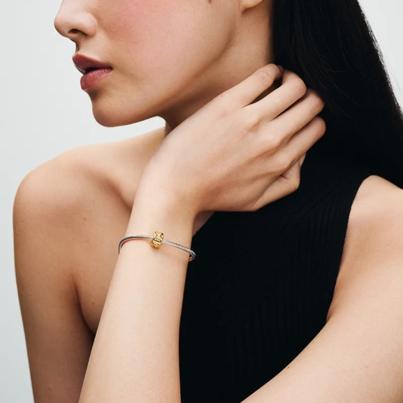 Knotted Hearts Klämstopp Guld - PANDORA - 1-2 dagar leverans - Gratis paketinslagning