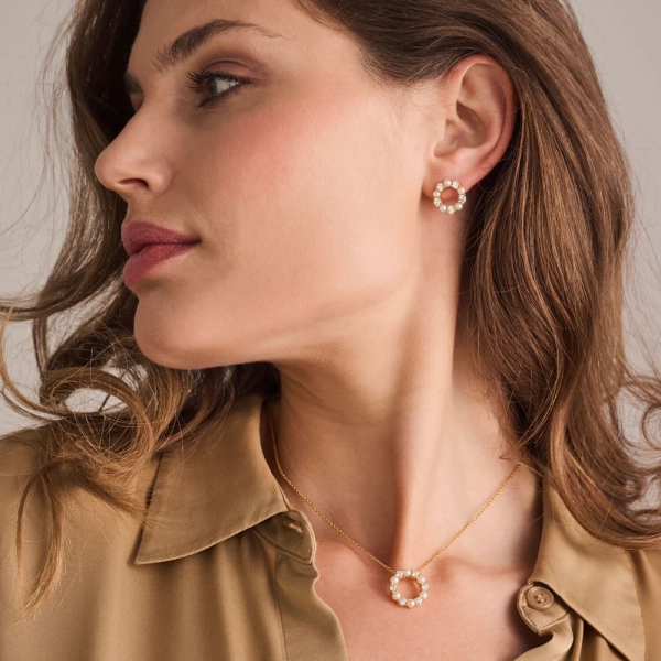 elegant 18K guldpläterat silver med cubic zirconia och sötvattenpärla