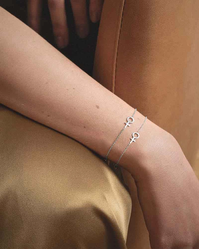 Women Unite Small Bracelet - Drakenberg Sjölin Armband - Snabb frakt & paketinslagning - Nordicspectra.se