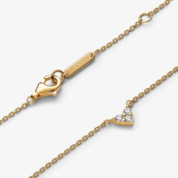 Collierhalsband med Glittrande Hjärta Guld - PANDORA - Snabb leverans & paketinslagning - Nordic Spectra