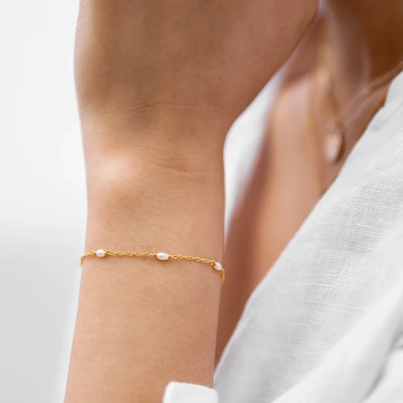 Treasure Multi Pearl Bracelet Gold - Syster P - Snabb leverans & Gratis paketinslagning - Nordic Spectra