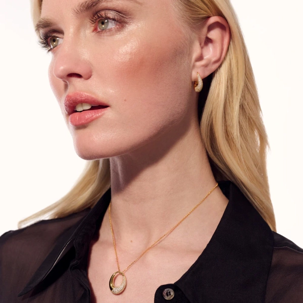 elegant und funkelnd mit Zirkonia