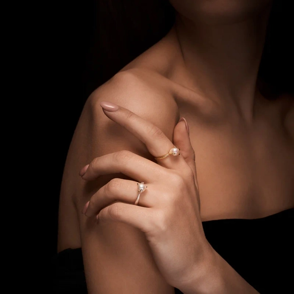 CP-06-RIC-30-claw-pearl-ring-gold-maria-nilsdotter-4