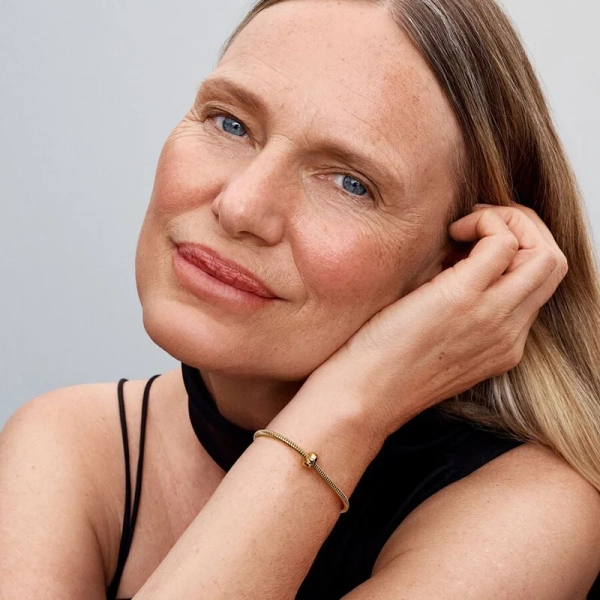 Pandora Moments Rund Clipberlock Guld med hjärtmotiv