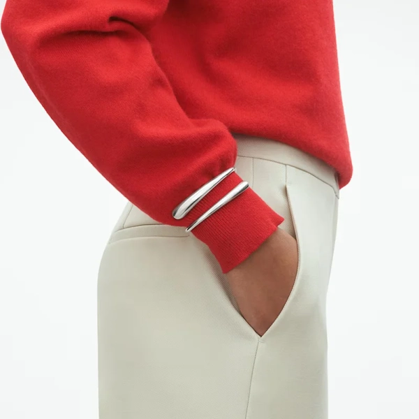 organischen Form und einer polierten Oberfläche