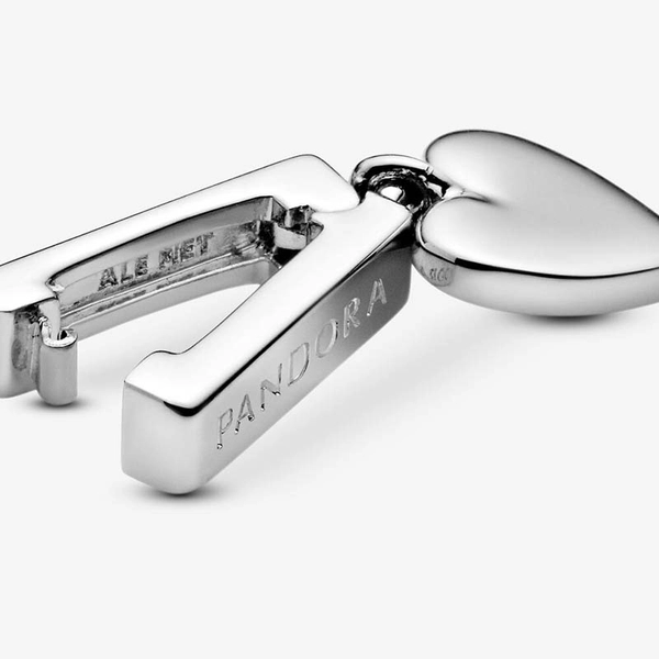 PANDORA Reflexions Dangling Heart Silver Clip Berlock - PANDORA - Snabb frakt & paketinslagning - Nordicspectra.se
