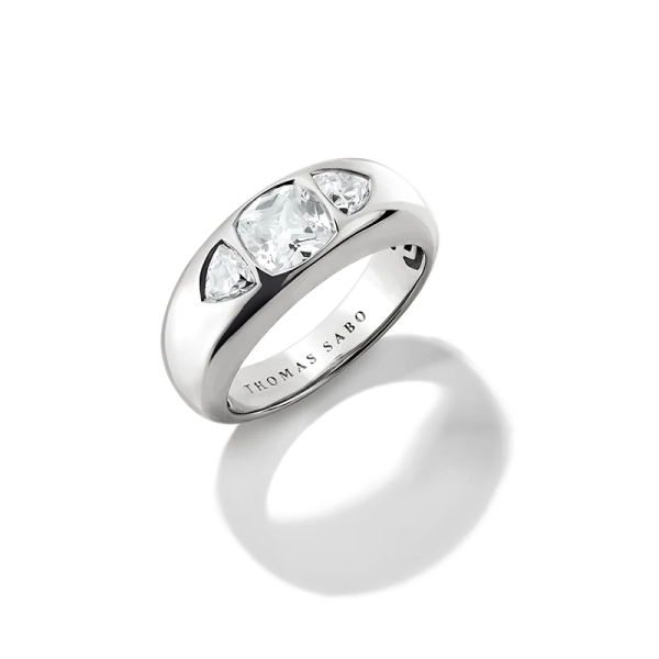 Tresten Bold Elegance Ring från Thomas Sabo i silver med två gnistrande zirkonia-stenar